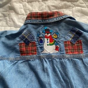Faded glory Snowman embroidered chambray button down shirt